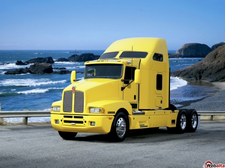 KENWORTH T600 YELLOW TRUCK - sema show, semi truck, sport truck, socal customs