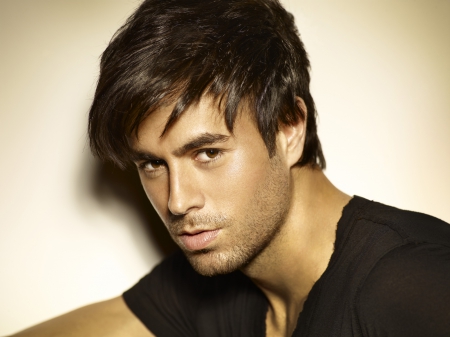 Enrique Iglesias for Dear Friend Carol (Applejackqueen)