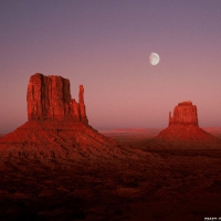 Moon Rise at Monument Valley Utah