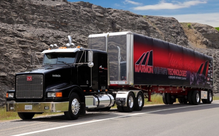 MARMON TRUCK - semi truck, sema show, socal customs, wallpapers up