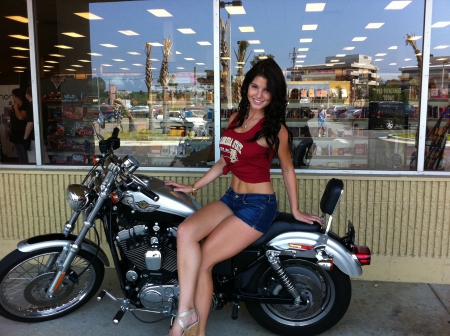 Amanda Cerny - motorcycle, model, beauty, harley davidson, brunette