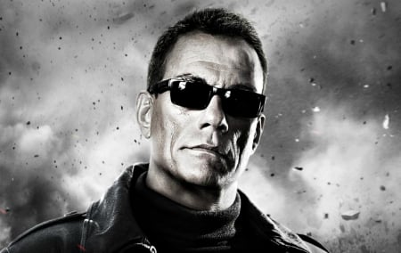 Jean-Claude Van Damme as Vilain