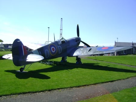 spitfire vb - british, spitfire, old, museum