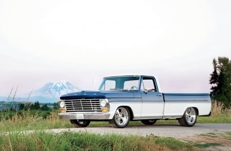 1967-Ford-F-250 - Truck, White, Blue, Classic