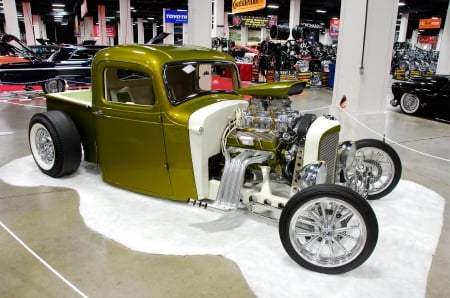 1937-Chevy-Hauler - bowtie, truck, motor, green