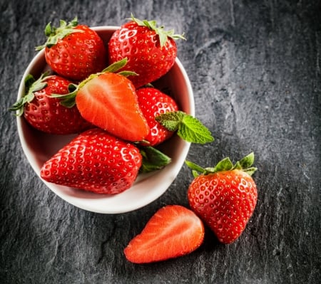 â™¥Strawberryâ™¥ - fresh, strawberry, berries, plate