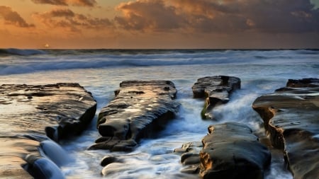 stone plates at a seashore hdr - horizon, hdr, sea, plates, waves, rocks