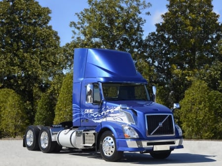 2013 Volvo - truck, big rig, semi, Volvo