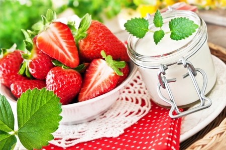 â™¥Strawberryâ™¥ - yogurt, fresh, strawberry, dessert, berries