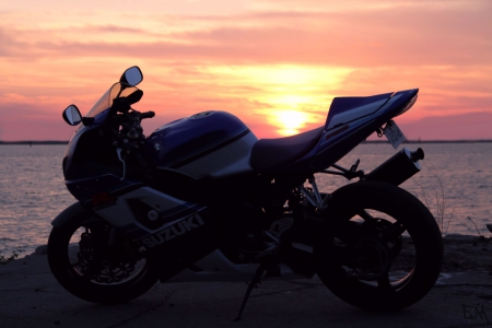 GSXR 750 - silouette, Norfolk, Gixxer, sunset