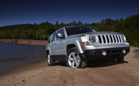 JEEP PATRIOT SILVER COLOUR - hd car wallpapers, wallpapers up, sema show, socal customs