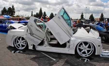 CHRYSLER 300M WHITE COLOUR - sema show, socal customs, sport truck, wallpapers up