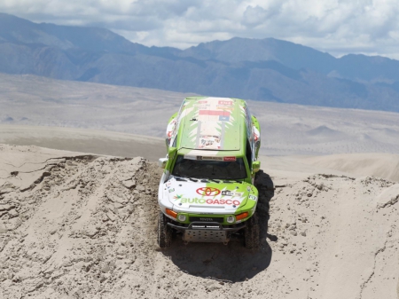 Toyota FJ Cruiser - offroad, thrill, 4x4, rally
