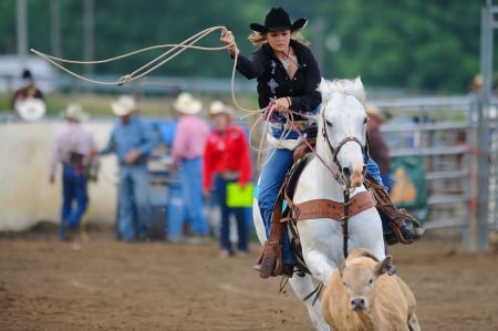 Roping Cowgirl - girls, famous, women, style, fun, westerns, female, cowgirls, ropes, hats, rodeo, country, horses, cowboys, ranch