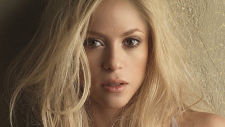 Shakira - beauty, singer, blonde, model