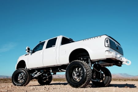 2013-Ford-F-250-Platinum - 2013, Truck, White, Lift