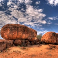 Alice Springs-Large Boulders