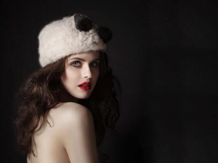 Alexandra Daddario - daddario, alexandra, alexandra daddario, model, hat, beautiful, actress, sunglasses