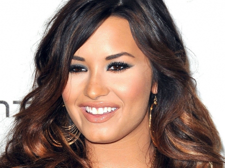 demi lovato - beauty, smile, model, earing