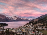 wonderful lake town in new zealand