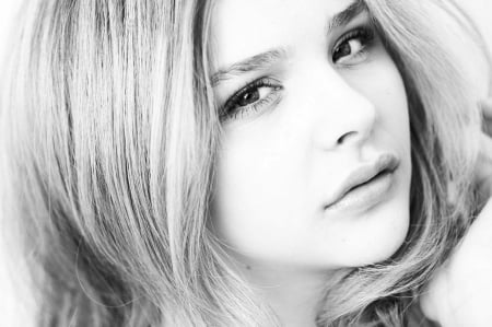 Chloe Grace Moretz - chloe, actress, grace, moretz