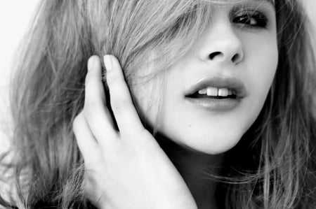 Chloe Grace Moretz - chloe, actress, grace, moretz