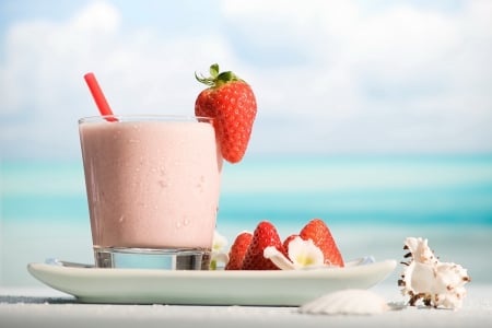 ♥Strawberry Milkshake♥ - strawberry, milkshake, summer, beach, dessert, cocktail