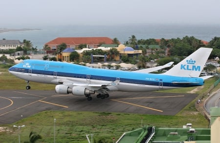 Boeing 747 - boeing747, plane, landing, sea