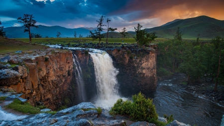 wonderful waterfalls into a river gorge - prairie, river, waterfalls, gorge, rocks