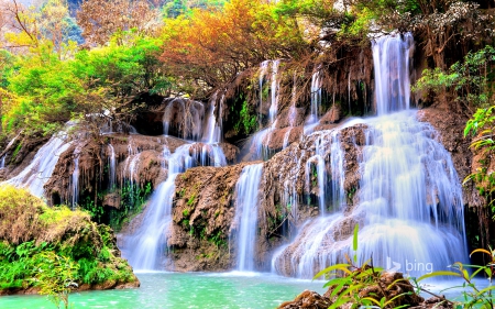 BEAUTIIFUL WATERFALL - splendor, landscape, nature in its best, leaves, plants, paradise, water, beautiful, photography, colors of nature, colorful, nature, waterfall, forest water falls, to earth, enchanting nature, forces of nature, rocks