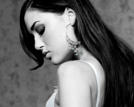 Sasha - bw, beauty, earing, actress