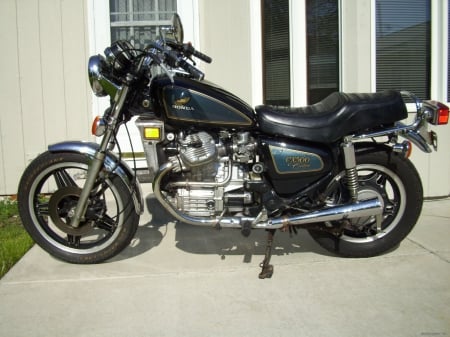 Honda CX500 Custom 1981 - fun, ride, bike, thrill