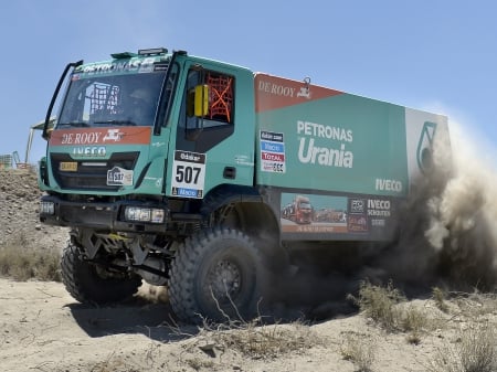 TRUCK IVECO WAR AT THE DESERT - prime portal, sema show, socal customs, wallpapers up