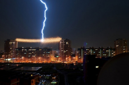 PERFECTLY TIMED PHOTO - PHOTO, TIMED, NATURE, LIGHTNING