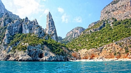 Cala Goloritze (Sardegna)_Italy - cave, beach, Sardegna, view, old, landscapes, nice, seascapes, sky, sun, clouds, trees, beautiful, rock, sea, colors, Italia, summmer, nature, ancient, green, Italy, panorama, mountains