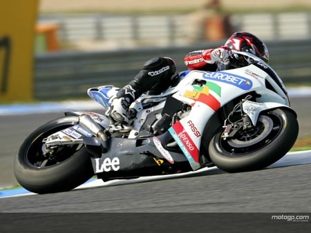 Checa-07-7 - sports, motogp, checa, honda, auto racing