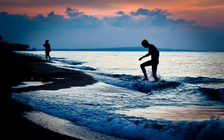 Summer - cloud, summer, pink, black, water, evening, silhouette, ocean, blue, people, sunset, sea, waves