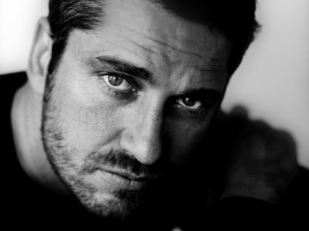 Gerard Butler - beard, big, serious, Scottish, dark