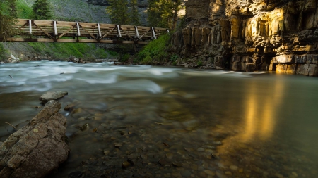 Montana River - montana, cool, river, fun, bridge, nature