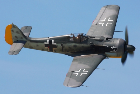 Focke-Wulf FW-190 - World War Two, Luftwaffe, Fighter Aircraft, Focke Wulf FW 190