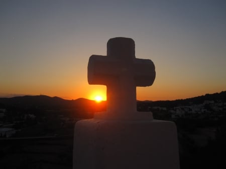 S   P   E   E   C   H   L   E   S   S ... - abstract, sunset, view, cross, sun, sky