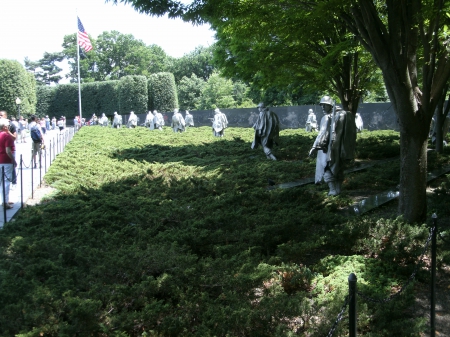 War Memorial Washington D.C. - Monuments, grass, Soldiers, tree