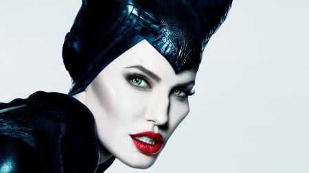 Maleficent II - entertainment, angelina jolie, popular, wallpaper, movies, new