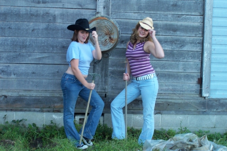 REAL COWGIRLS WITH HOES - hats, cowgirls, resting, hoes