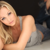 LAURA VANDERVOORT