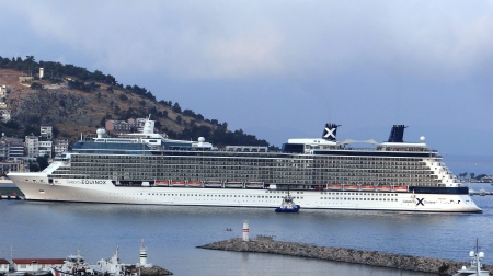 Cruise Ship - ocean, abstract, boats, photography, ships, liner, cruise