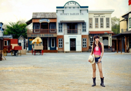 Cowgirl In Town - girls, famous, women, style, fun, models, female, fashion, cowgirls, boots, hats, asian, western, towns