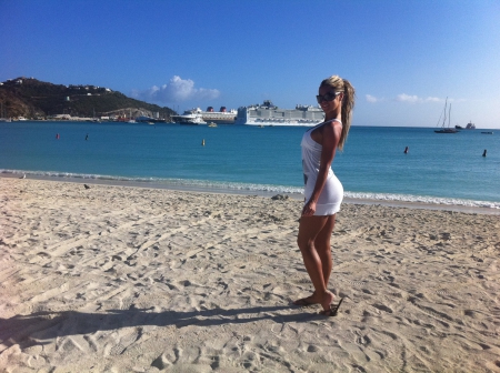 Beach Vacation - beauty, blue skies, beach, ships, bay, model, blonde