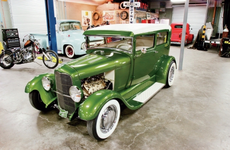 1929-Ford-Tudor - classic, hotrod, whitewalls, green