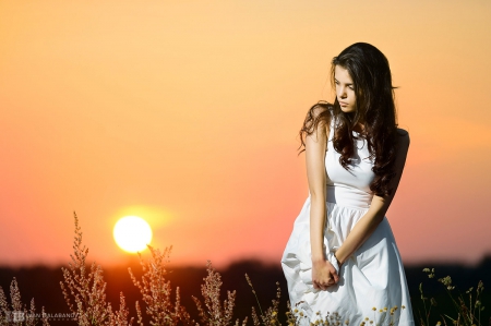 â™¥ - glow, beauty, light, splendor, sunset, girl, nature